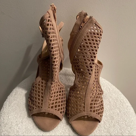 Chase + Chloe strap sling back zip stiletto heels tan 7.5 - Picture 2 of 12
